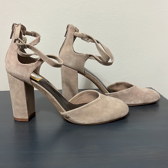 Bleecker & Bond, Taupe Pumps, Crisscross Ankle Straps, Size 6.5, New With Tags - Picture 9 of 10